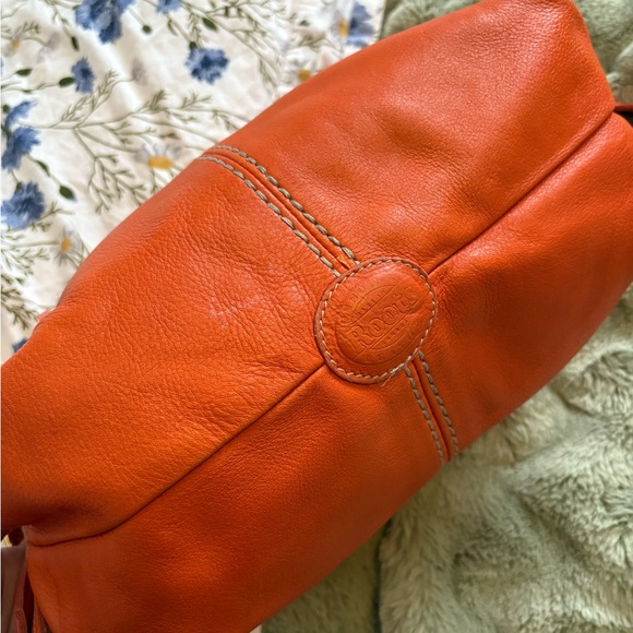Roots Orange Leather Shoulder Bag - Picture 4 of 11